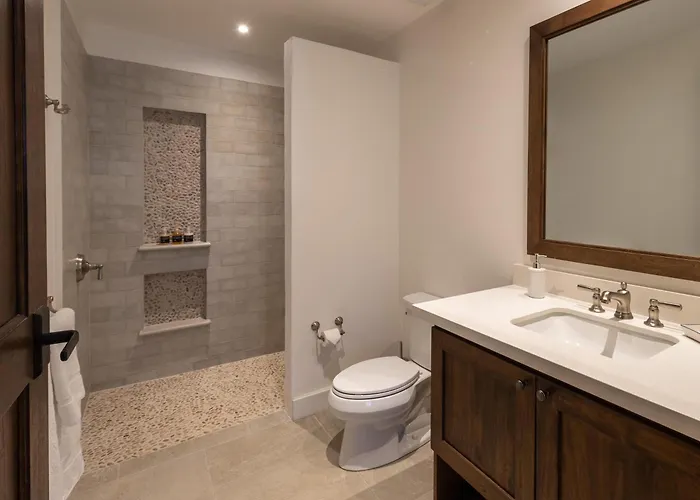 4 Bedroom Complex At Catalinas *