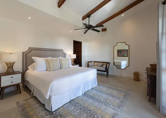 Villa 4 Bedroom Complex At Catalinas *