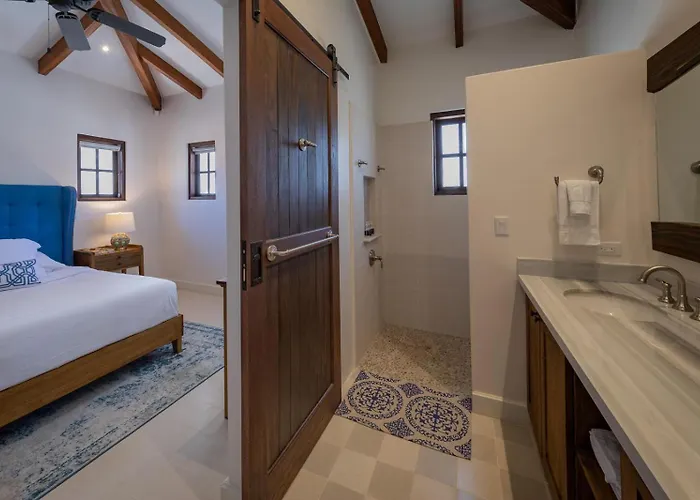 4 Bedroom Complex At Catalinas Villa *